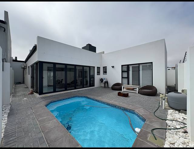 3 BEDROOM HOUSE FOR SALE IN SANDOWN